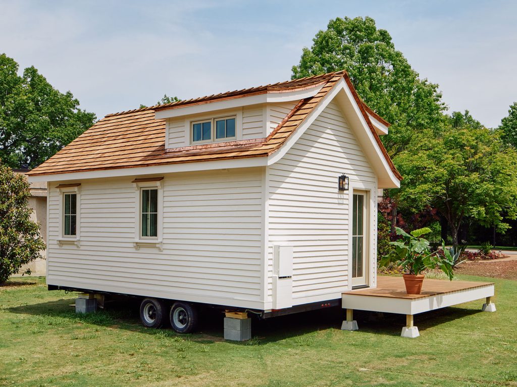 Cozy and Inviting Tiny House, Perfect for the Minimalist Life of Your ...